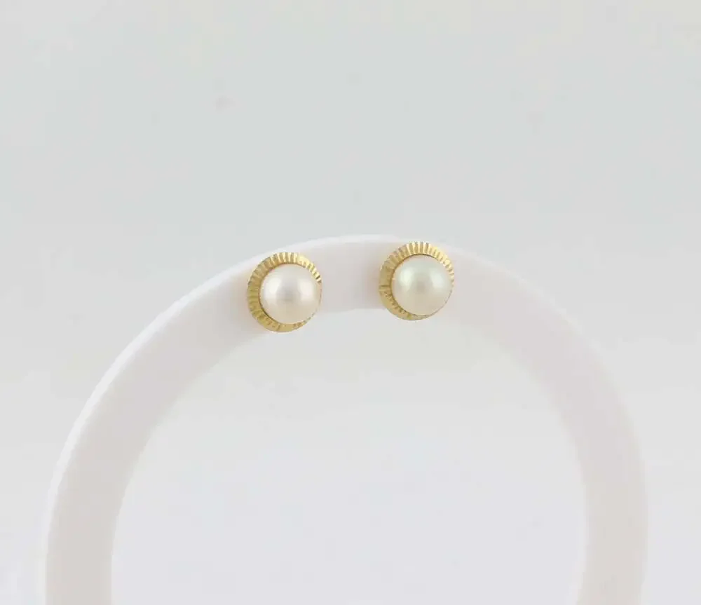 14k Yellow Gold Freshwater Pearl Earrings Studs 3/8